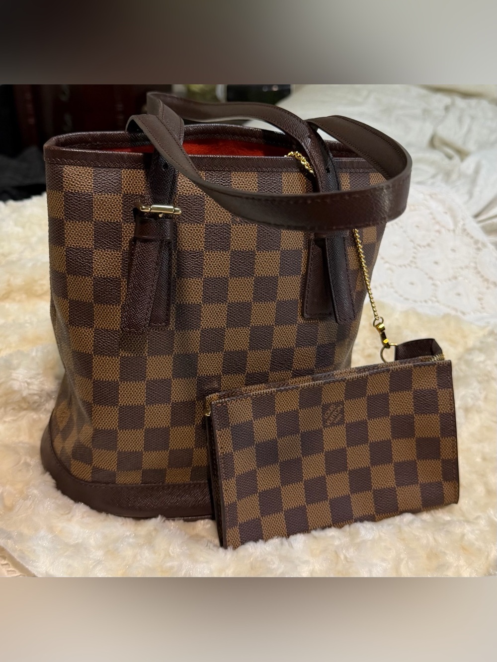 Excellent Louis Vuitton Marais Bucket Bag in Damier Ebene and LV Pouch